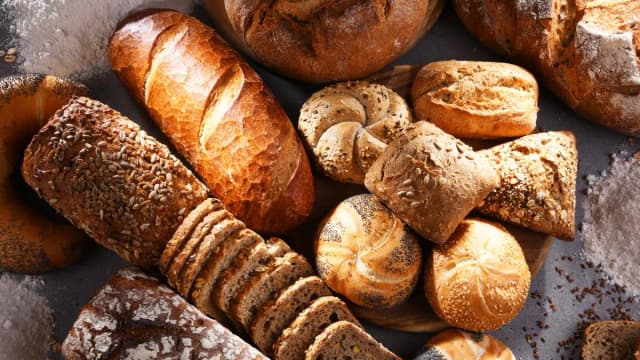 Bułka ile kcal? Zaskakujące różnice w kaloryczności bułek! Bułka ile kcal? Zaskakujące różnice w kaloryczności bułek!