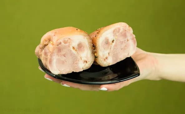 Ile kalorii ma golonka pieczona? Zaskakujące wartości i wpływ składników Ile kalorii ma golonka pieczona? Zaskakujące wartości i wpływ składników